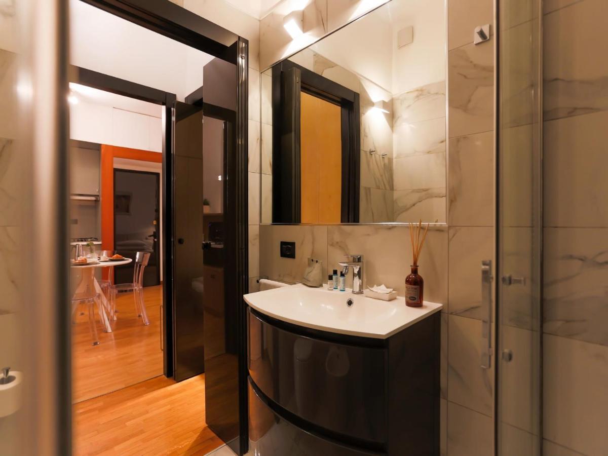 The Best Rent - Modern Apartment In The Center Мілан Екстер'єр фото