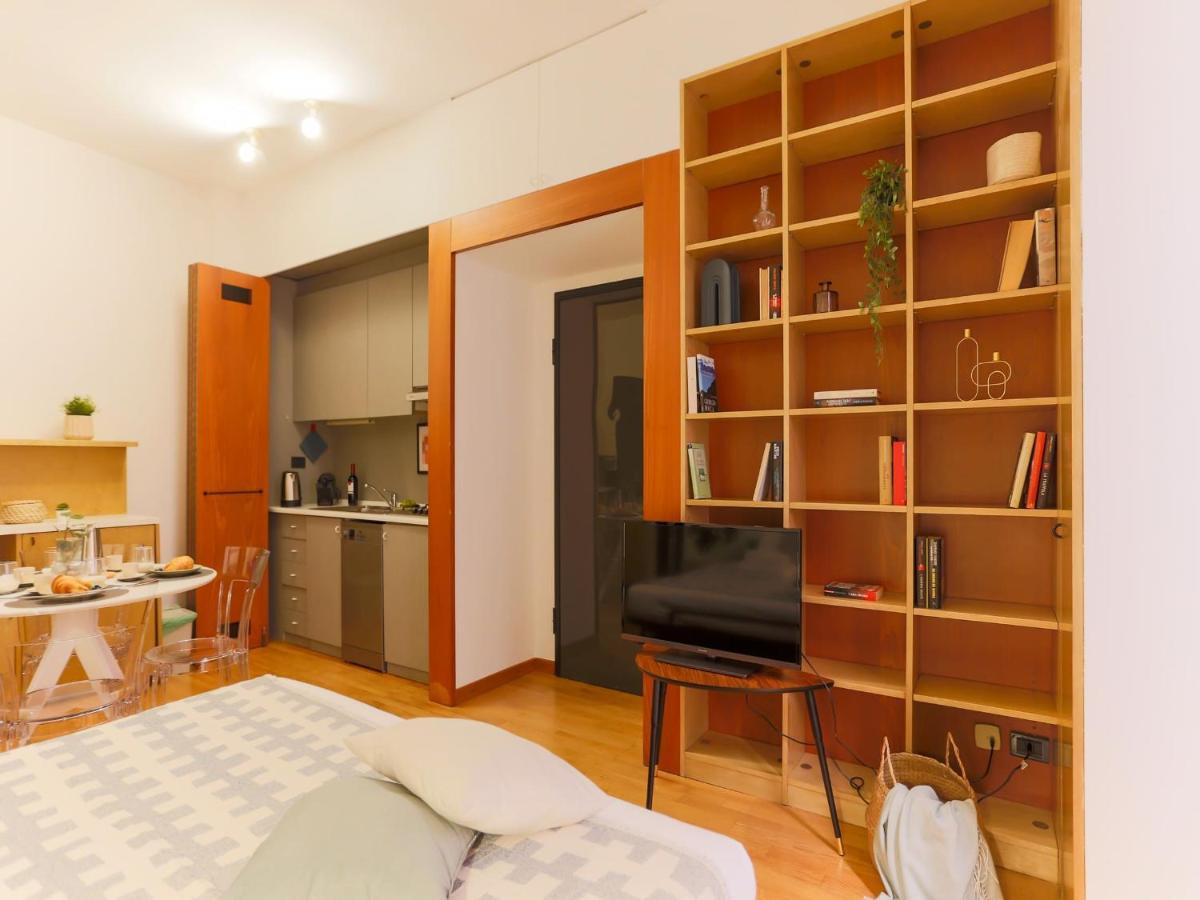 The Best Rent - Modern Apartment In The Center Мілан Екстер'єр фото