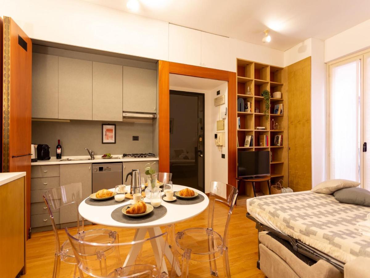 The Best Rent - Modern Apartment In The Center Мілан Екстер'єр фото