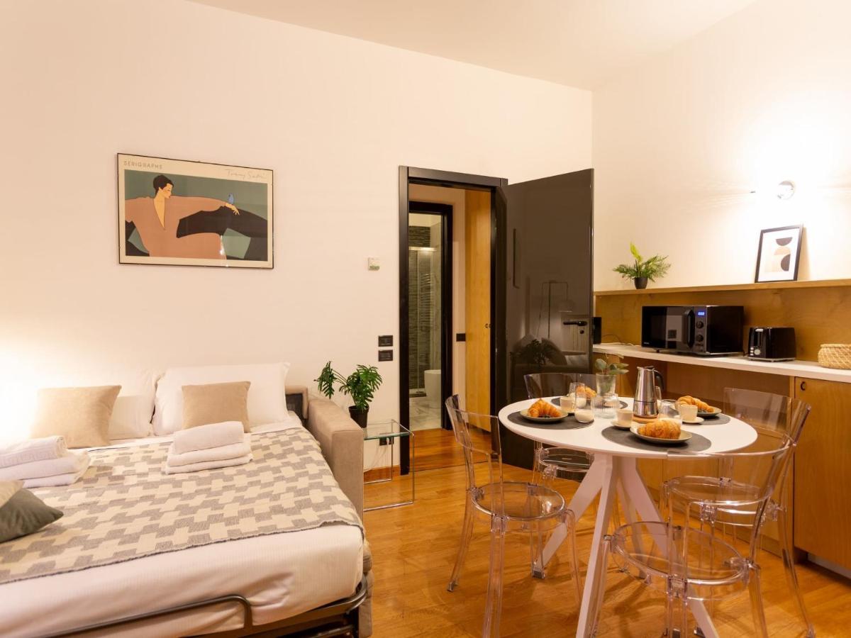 The Best Rent - Modern Apartment In The Center Мілан Екстер'єр фото