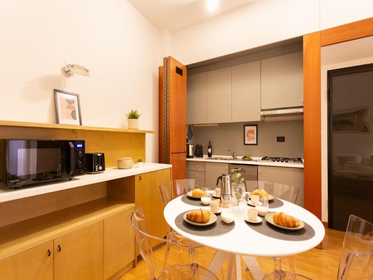 The Best Rent - Modern Apartment In The Center Мілан Екстер'єр фото