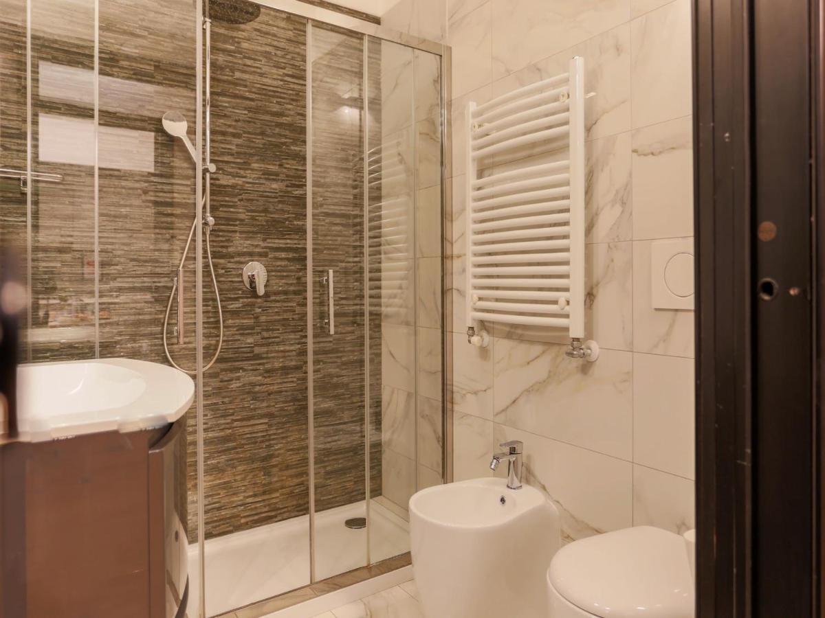 The Best Rent - Modern Apartment In The Center Мілан Екстер'єр фото